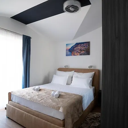 Onyx Apartment *