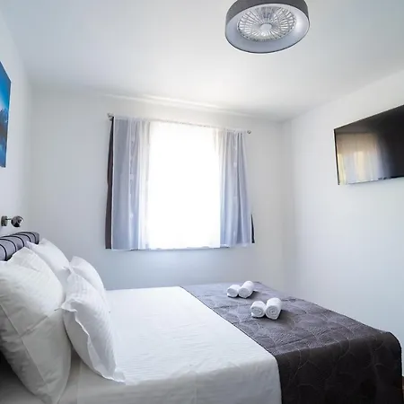 Onyx Apartment *