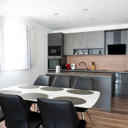 Onyx Apartment